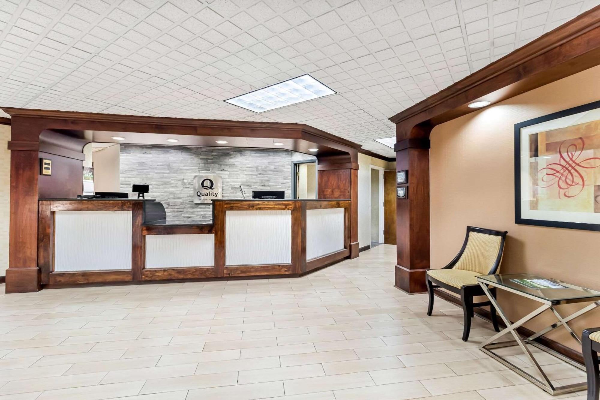 Quality Inn & Suites Florence Civic Center Exterior photo